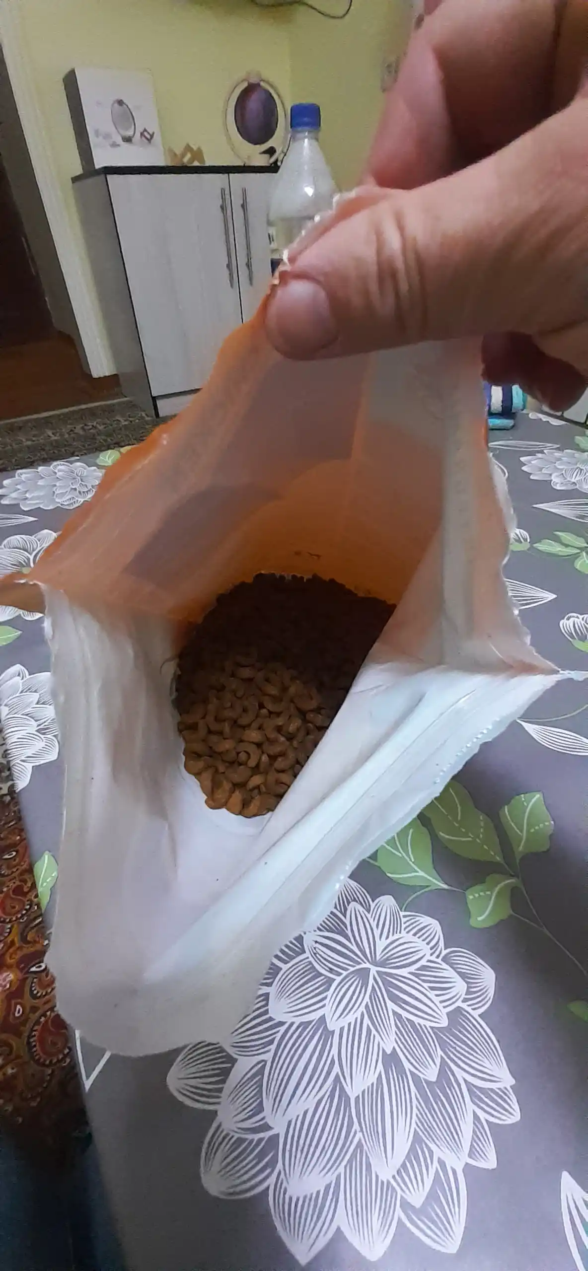 Club 4 Paws mushuklar uchun quruq yem, tovuq go‘shti bilan, 900 g