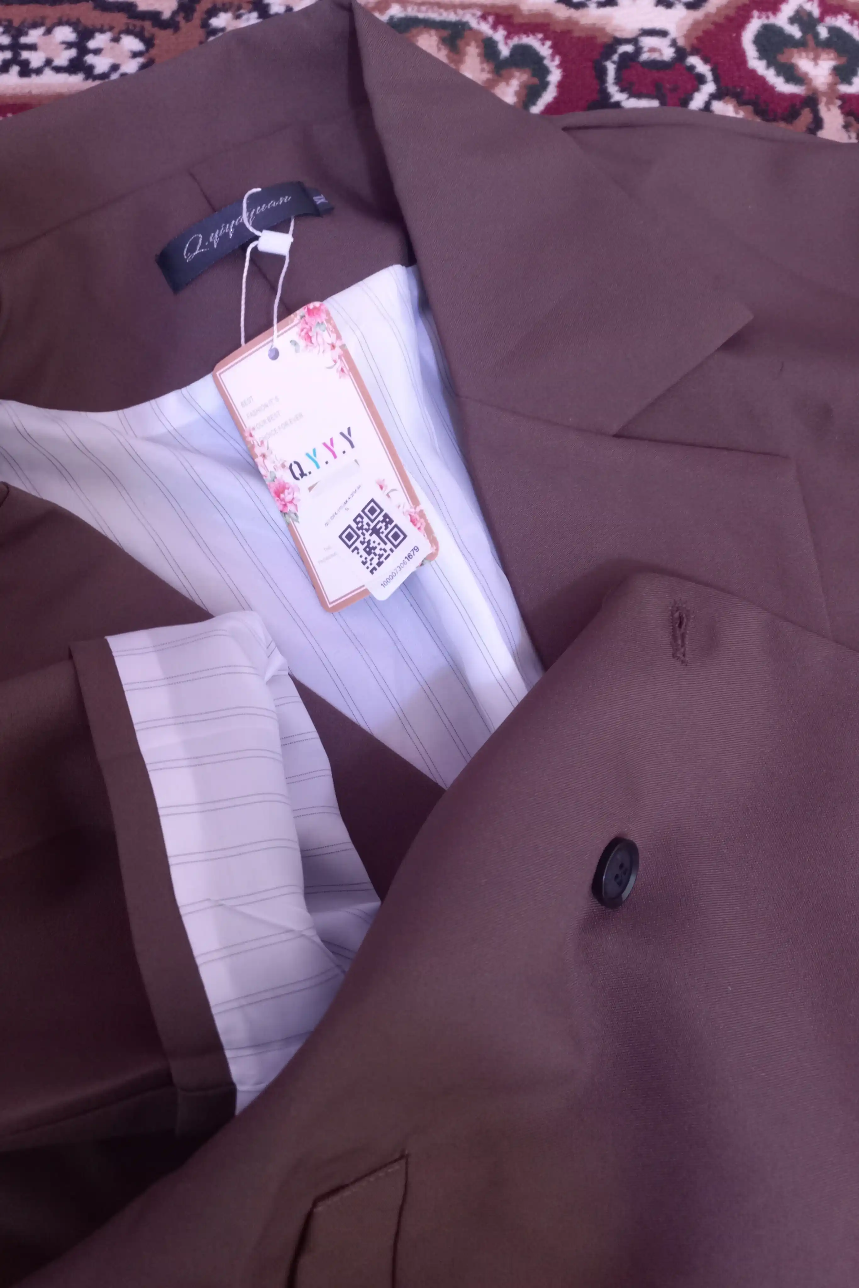 Женский пиджак oversize — не плотная, подходит для тёплых дней осени и весны
