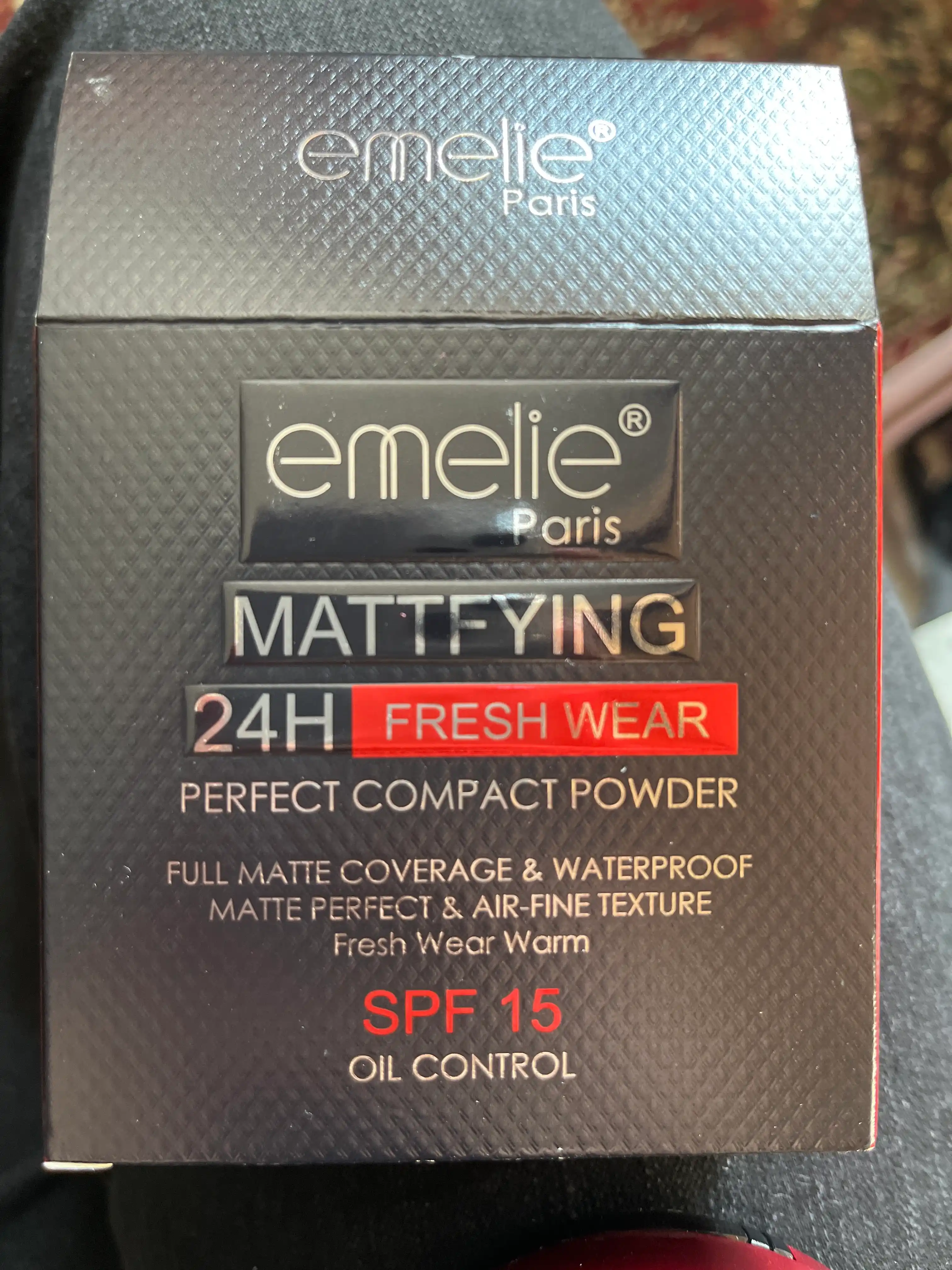 Матовая пудра Emelie, 01 и 02, 2 в 1, матовый эффект на 24 часа, SPF 15