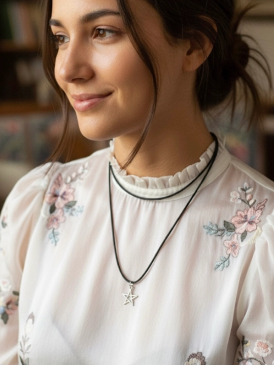 Choker yulduzchali shnur, braslet va choker ikkitasi birda