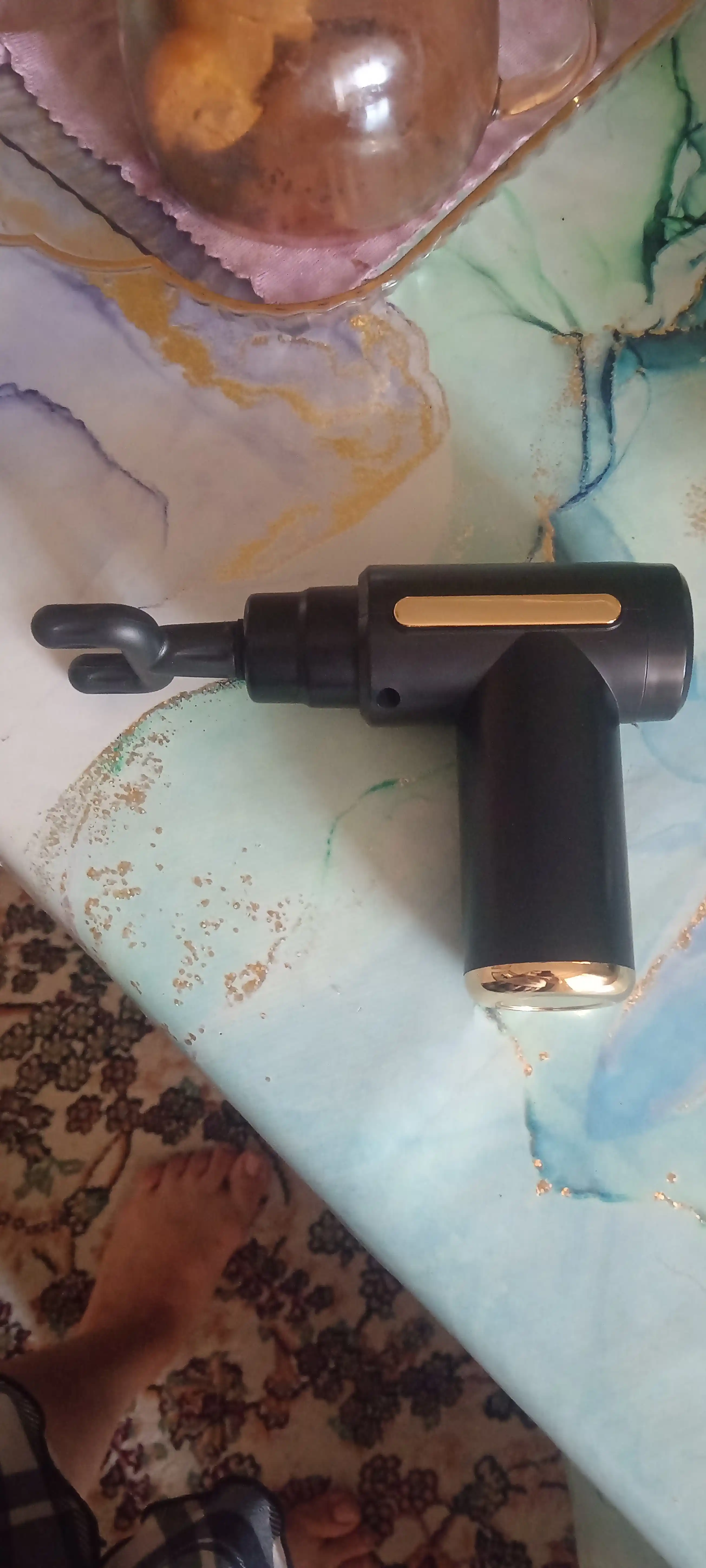 Massajor, pistolet bilan zarba berish, tana, orqa, bo‘yinni massaj qilish apparati