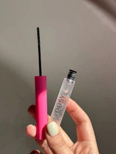 Pusy Fix Brow Gel — прозрачный гель для фиксации бровей