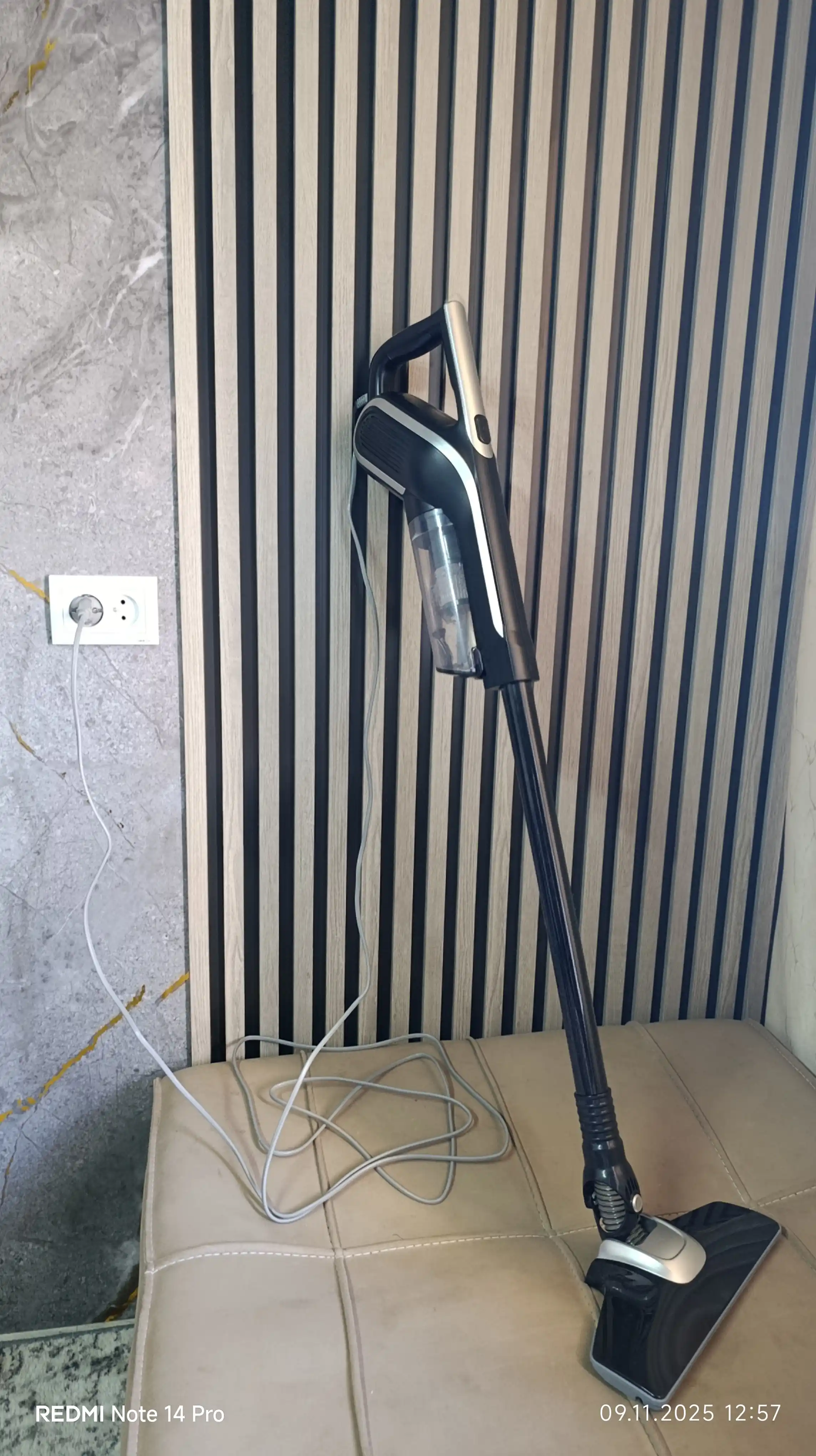 DOMEX uy uchun vertikal changyutgich, qo‘l changyutgichi, 900 Vt, kuchli