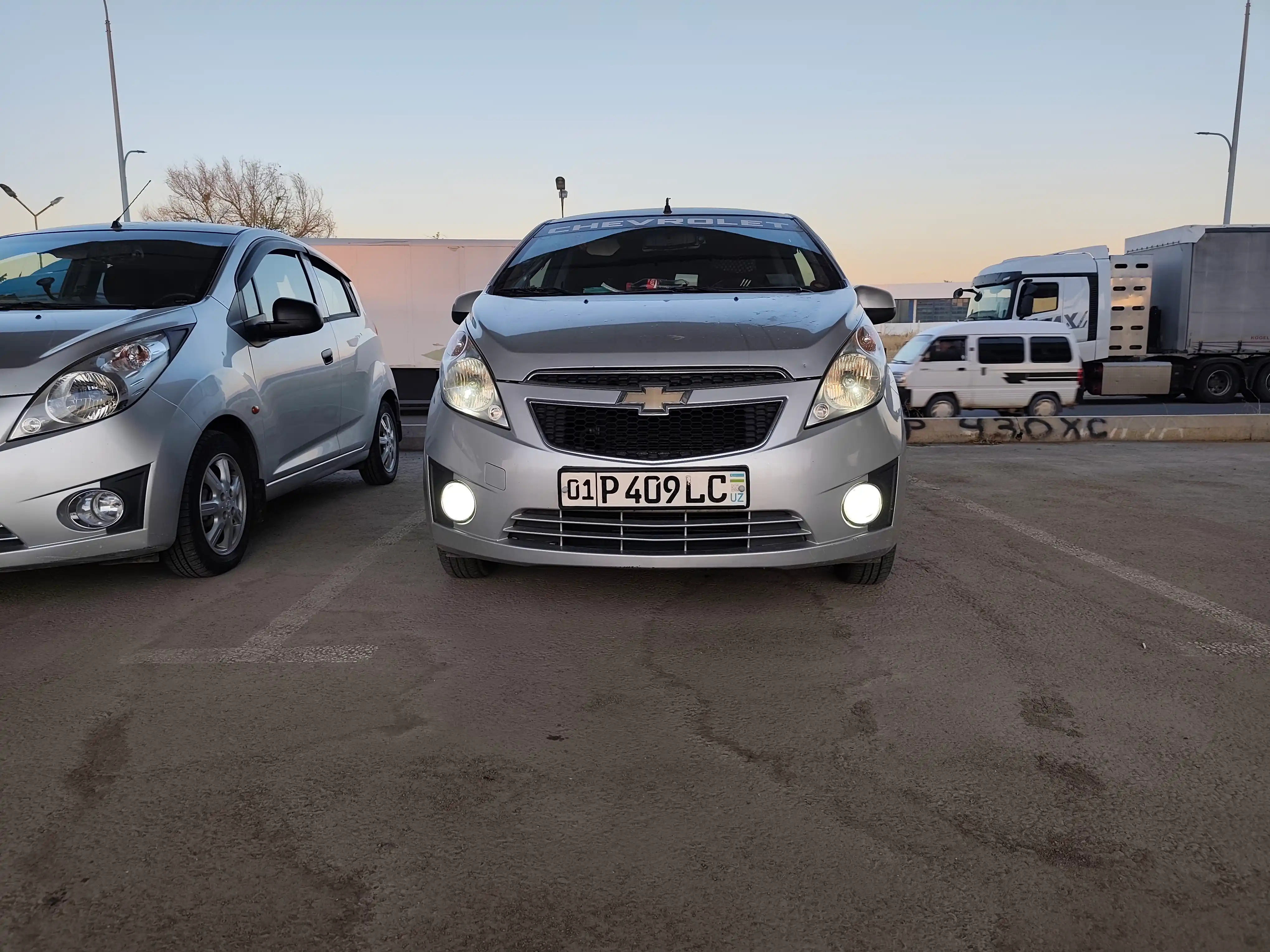 Turli ekranlar, avtomobil faralari va oynalari uchun rangli zirhlangan shaffof plyonkalar