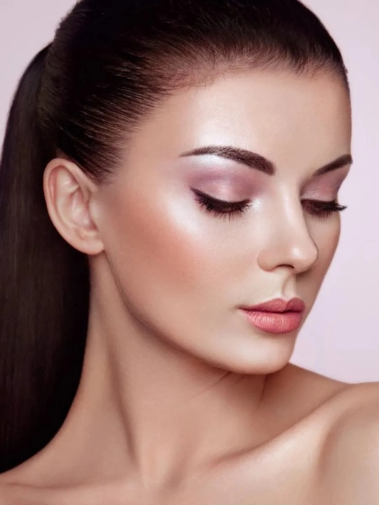 Suyuq primer-luminaizer va yuzni yoritgich GR Liquid Glow Illuminator Tinted