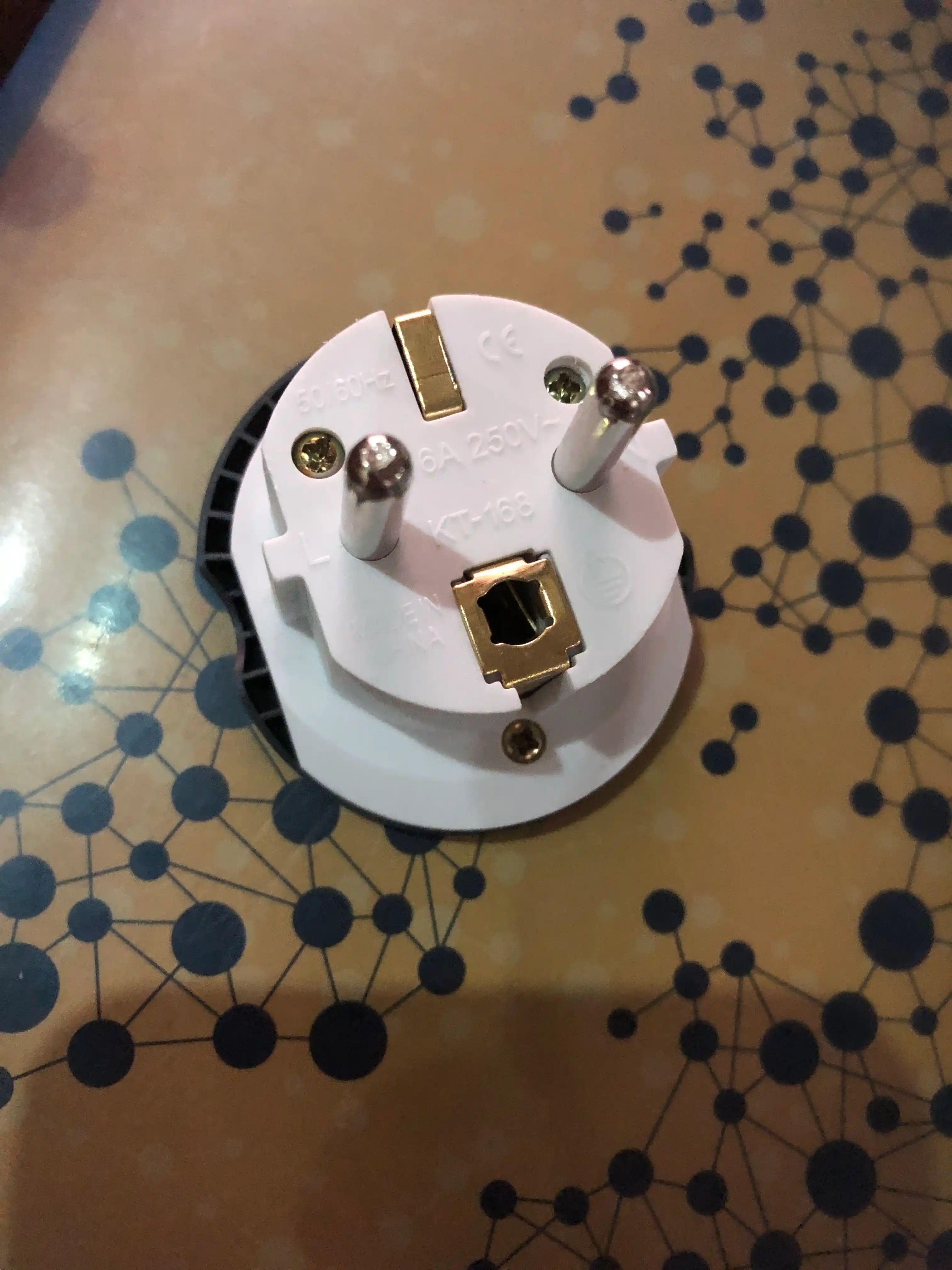 Universal adapter evro va uzb rozetka uchun perexodnik Merkan KT168, terminator, 16 A