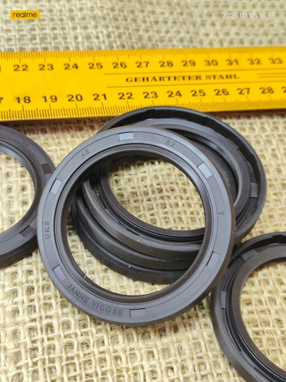Salnik UKS, 45 mm val uchun, TG4 manjet o‘zaklangan, NBR