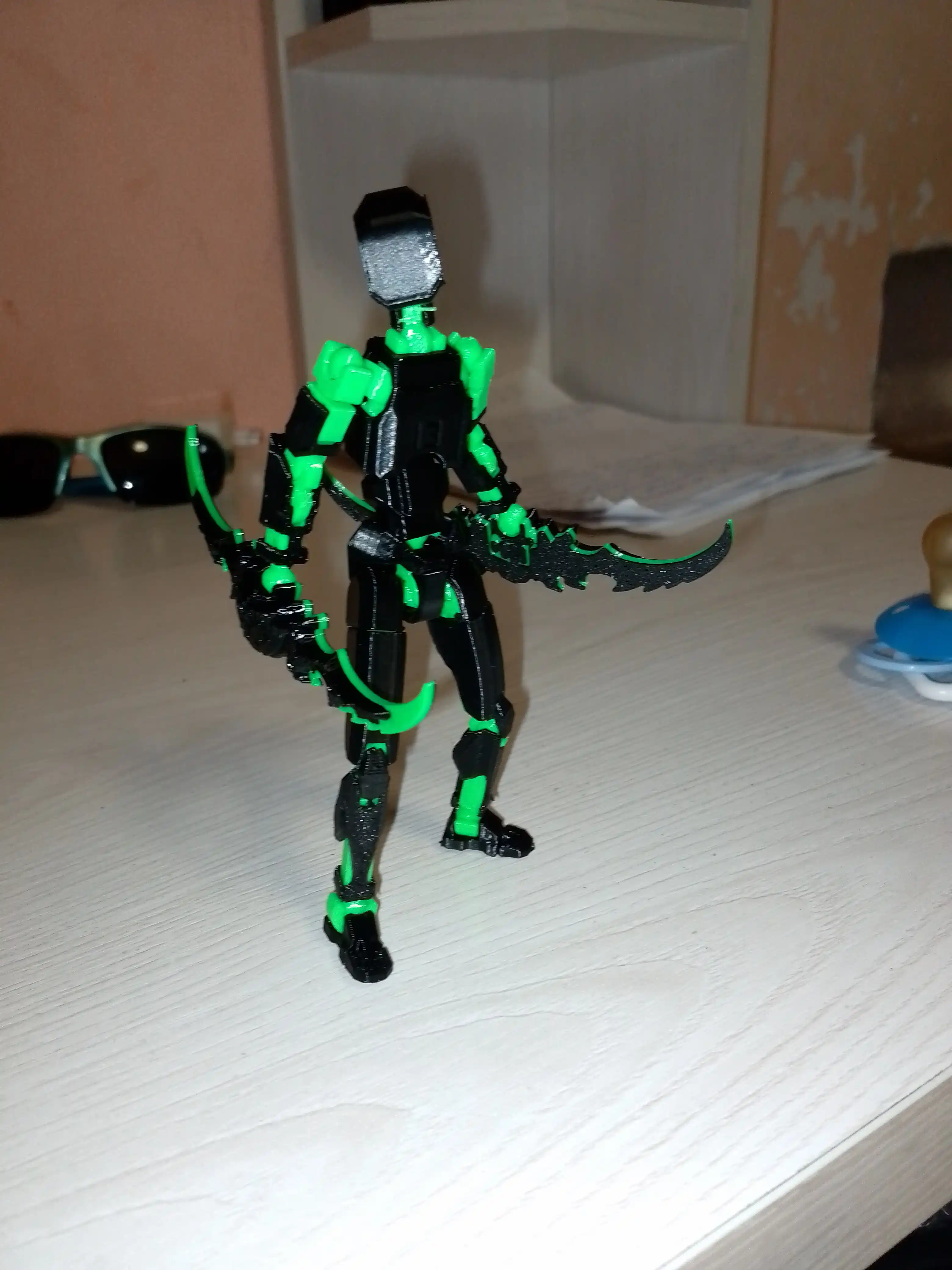 XaridON Black Legend — шарнирная сборная фигурка, 3D-конструктор, антистресс