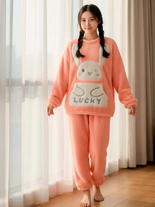 Ayollar momiq pijamasi