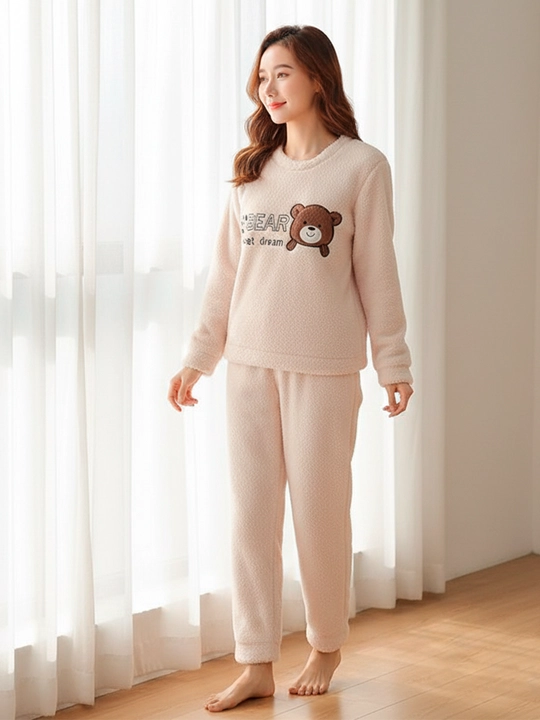 Ayollar momiq pijamasi