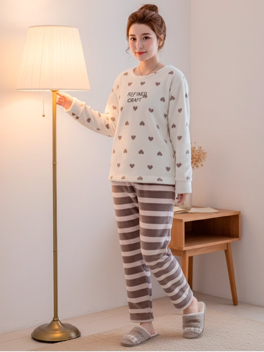 Ayollar momiq pijamasi