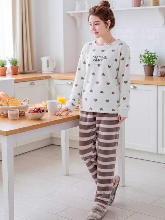 Ayollar momiq pijamasi