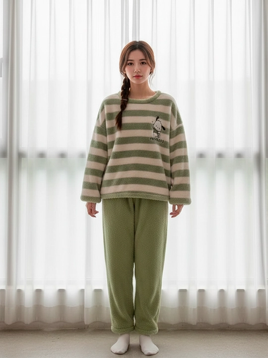 Ayollar momiq pijamasi