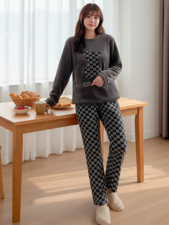 Ayollar momiq pijamasi