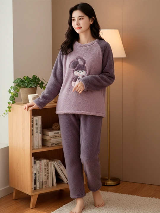 Ayollar momiq pijamasi