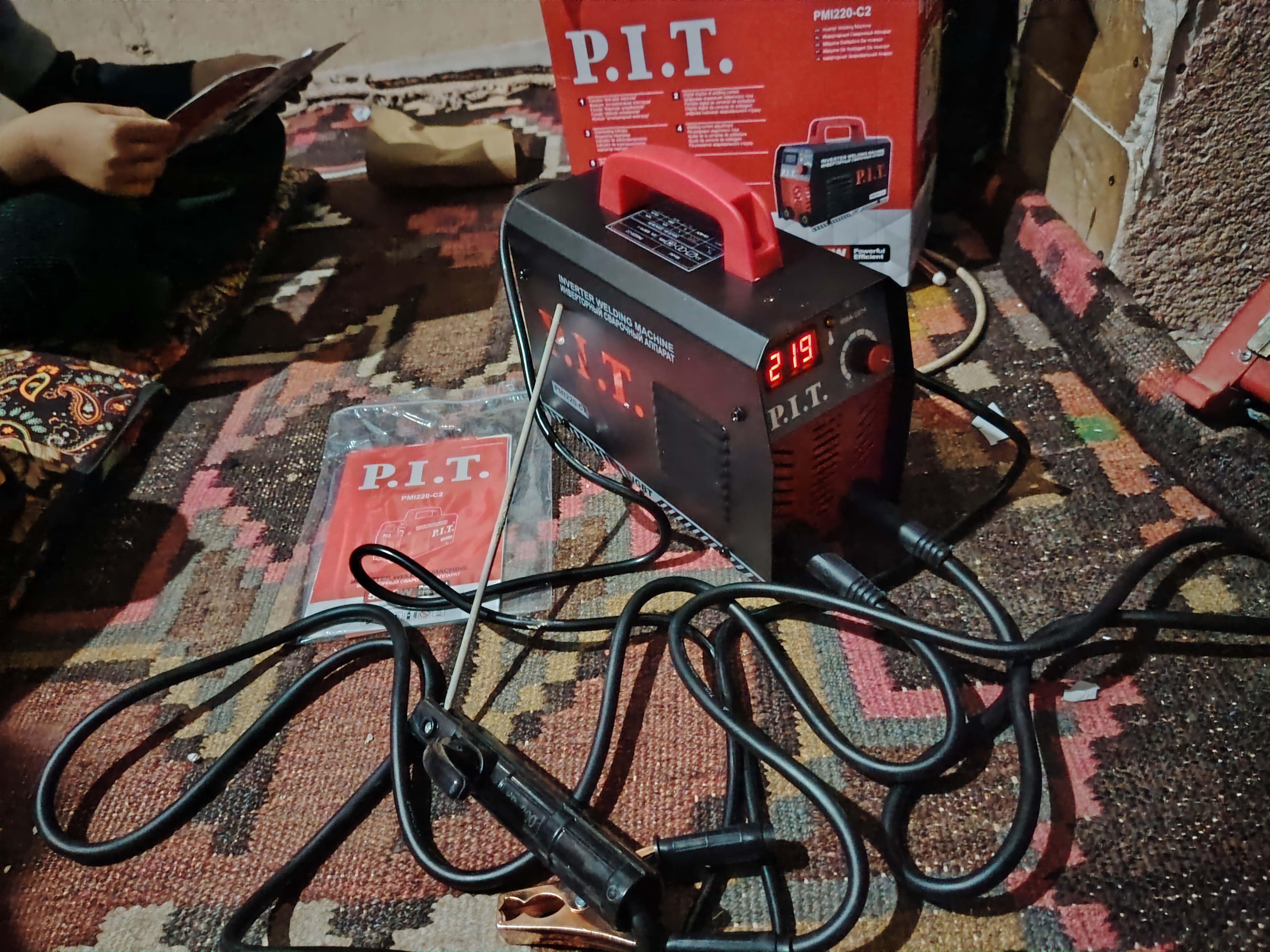 Inverter payvandlash apparati P.I.T. PMI220-C2, 220A, qo‘l payvandlash uchun