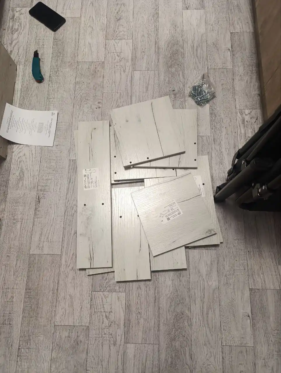 Burchakli gul uchun stend / Polka, yog‘och, 4–6 ta qavatli, FARFAR HOME