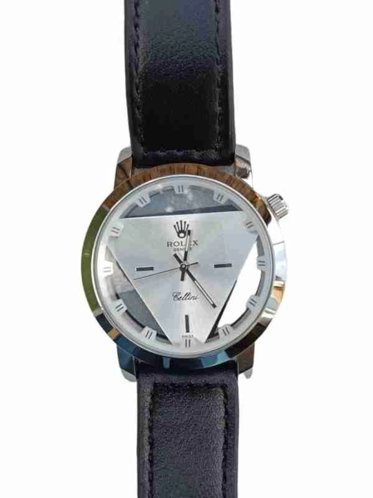 TriVertex Classic — uchburchak tsiferblatli kvarts soat