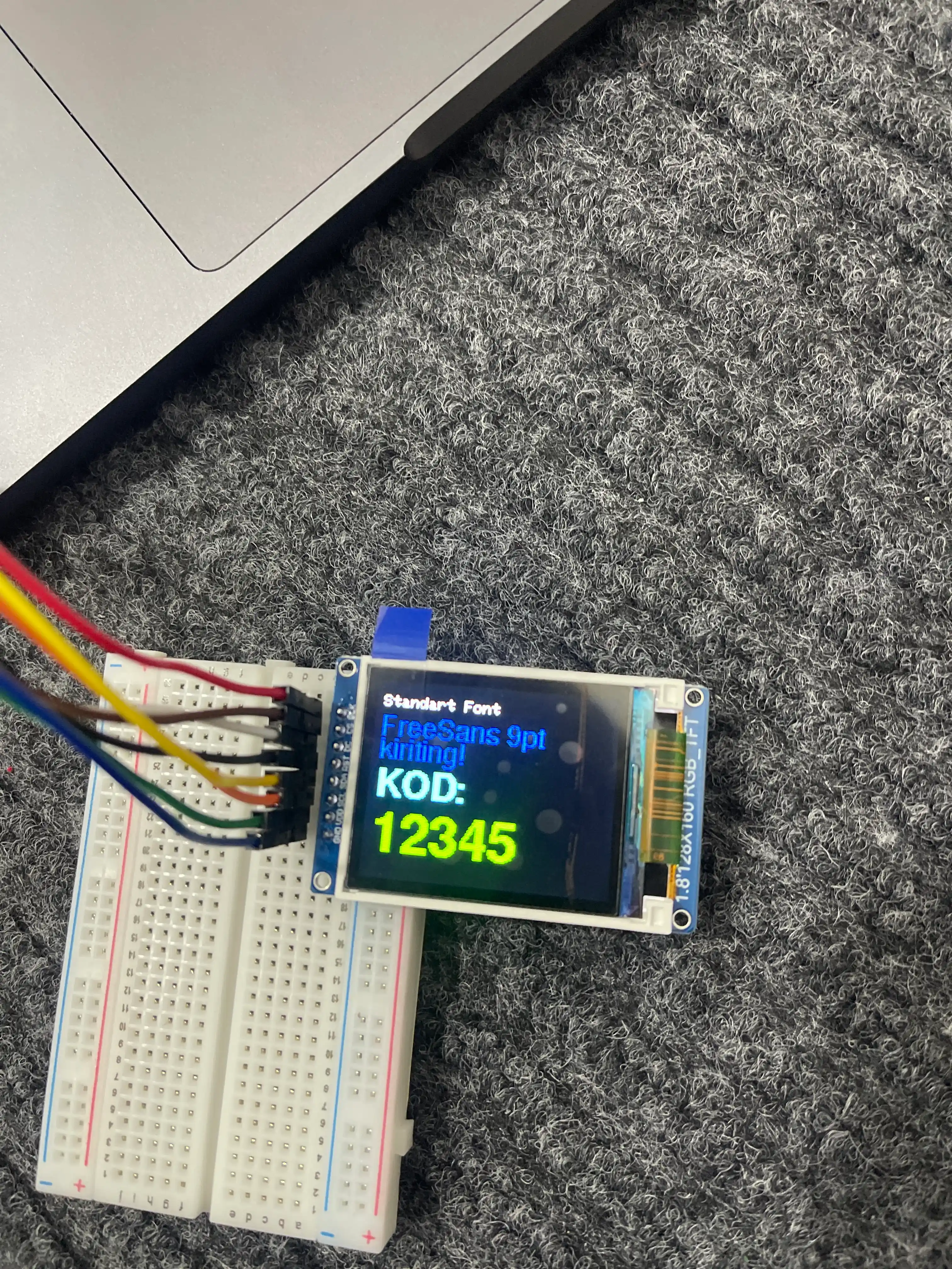 LCD displey rangi 128160, 1,8" TFT (ST7735S)