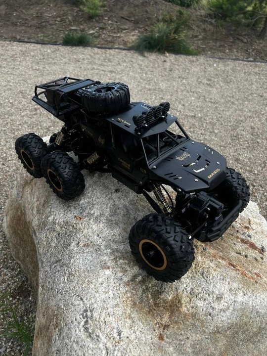 Rock Crawler 2.4GHz radio boshqariladigan avtomobil