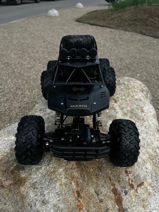 Rock Crawler 2.4GHz radio boshqariladigan avtomobil