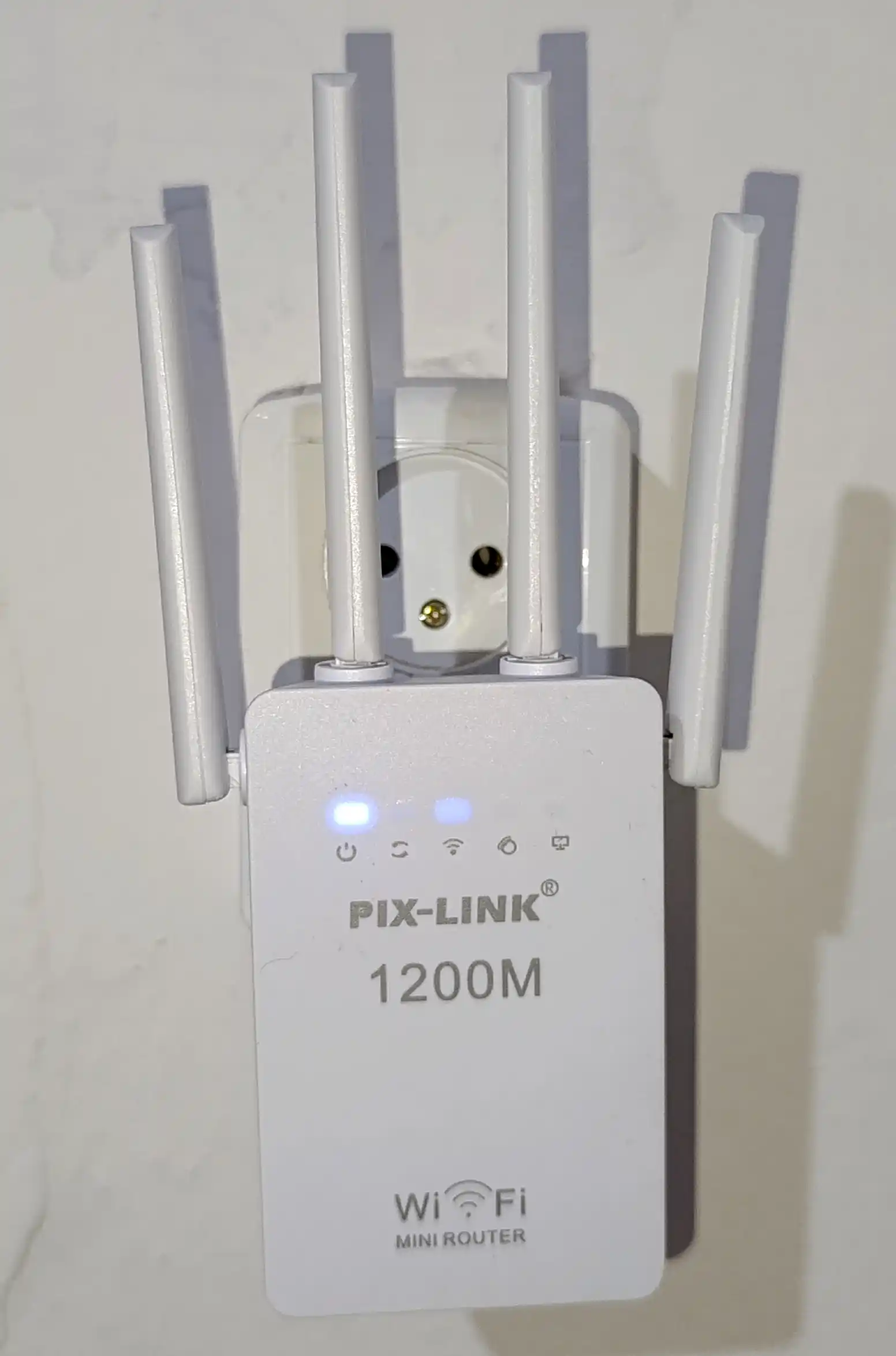 Усилитель сигнала Wi-Fi мини-роутер, репитер 3 в 1 Pix-link LV-WR09, LV-WR02EQ