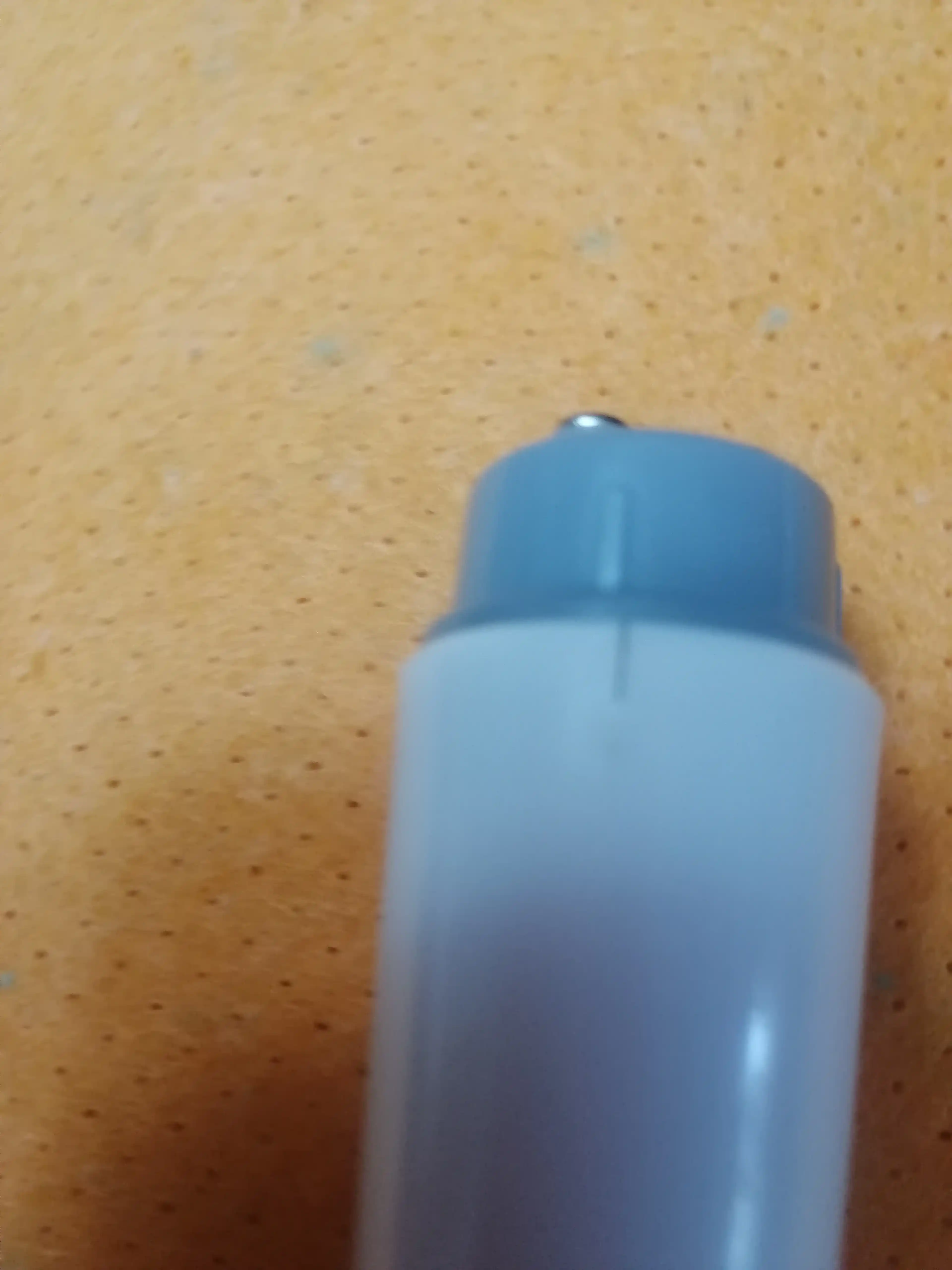 Universal mini massajer, massaj qurilmasi, yuz, boyin va butun tana uchun, 4 nasadkali