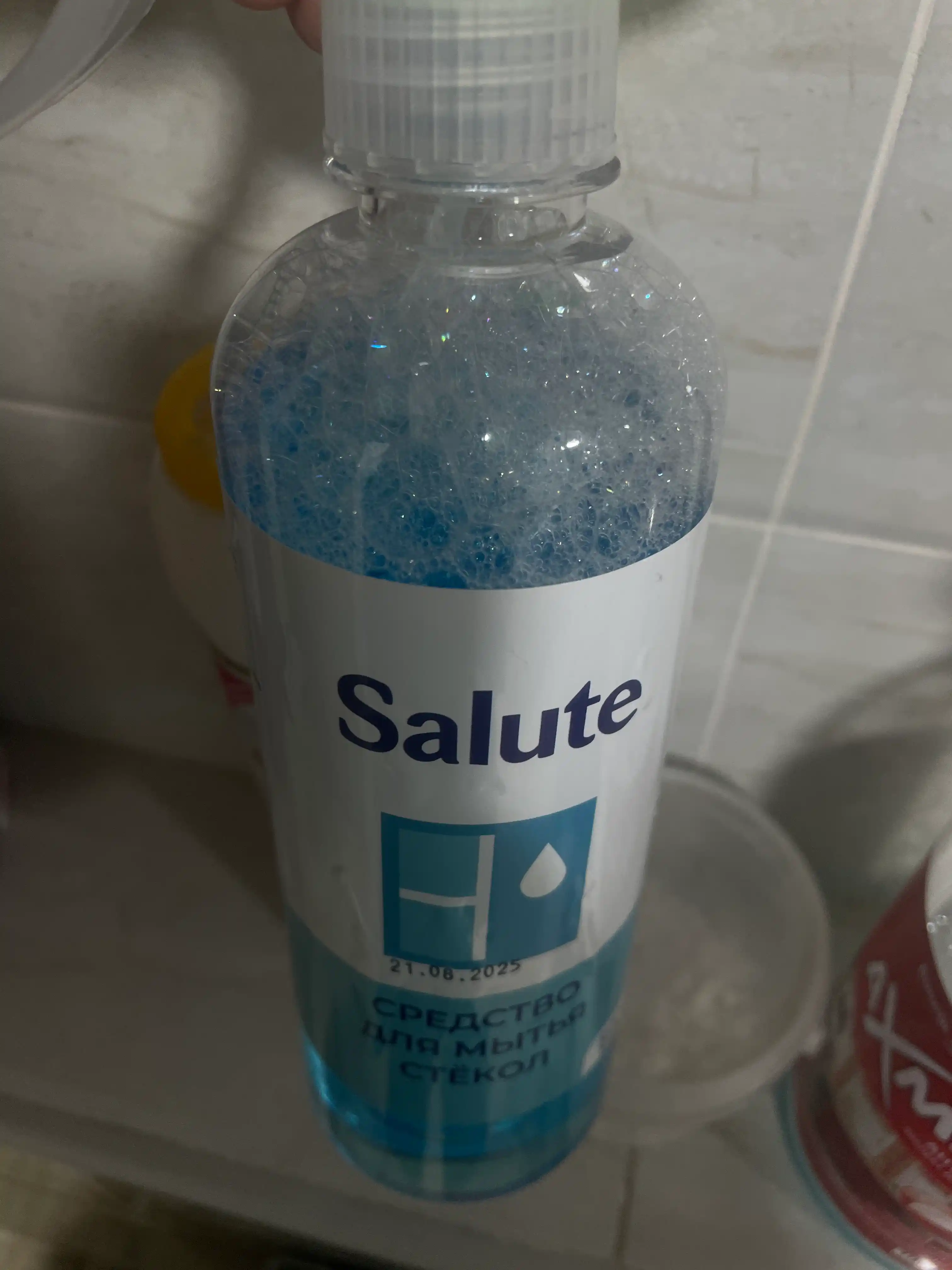 Средство для мытья стекол Salute, 500 мл, для стекол и зеркал спрей от запотевания