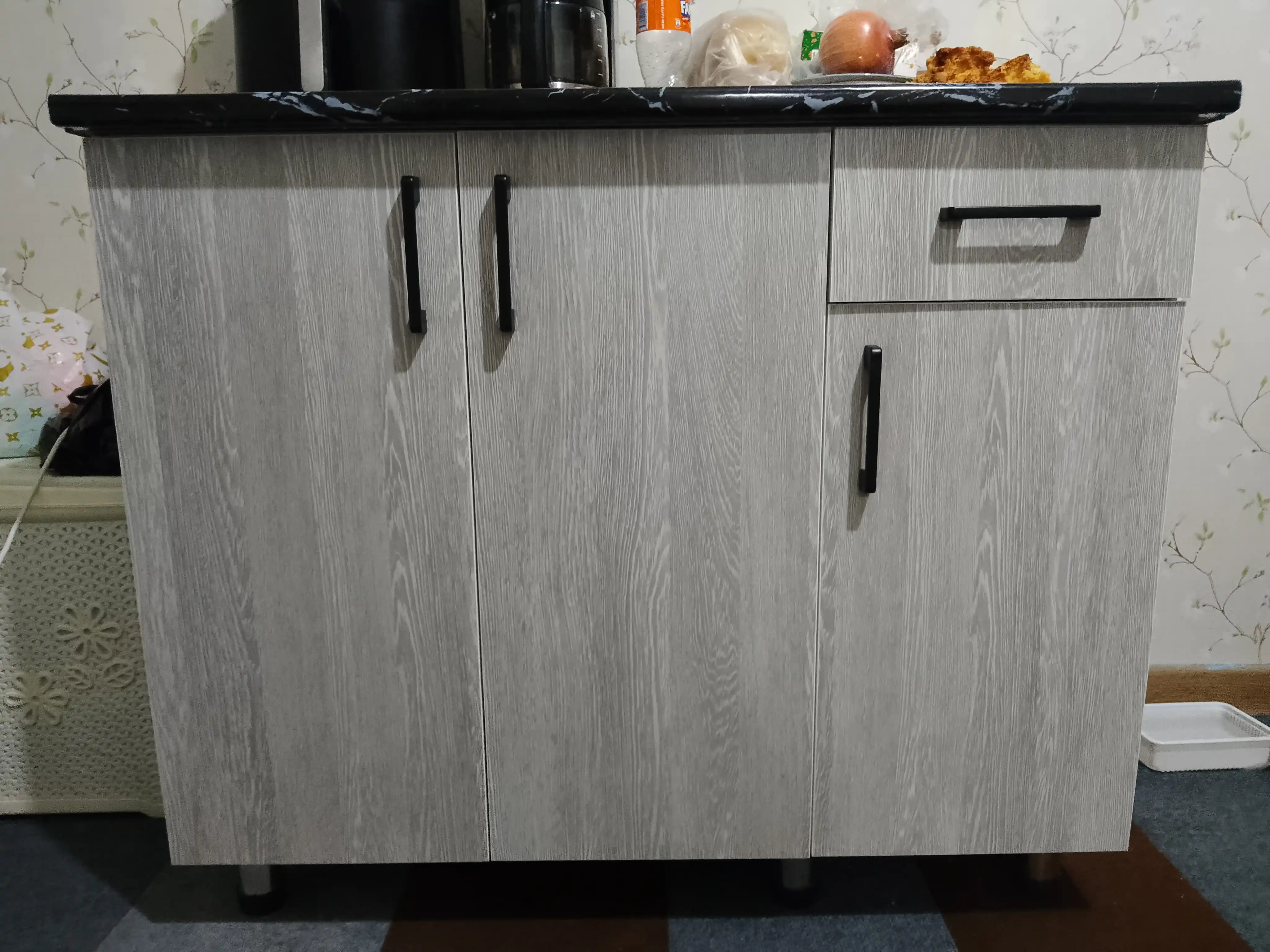 Stol, 1 metr - ofis, uy yoki o'quv maydoni uchun amaliy va ko'p qirrali tanlov