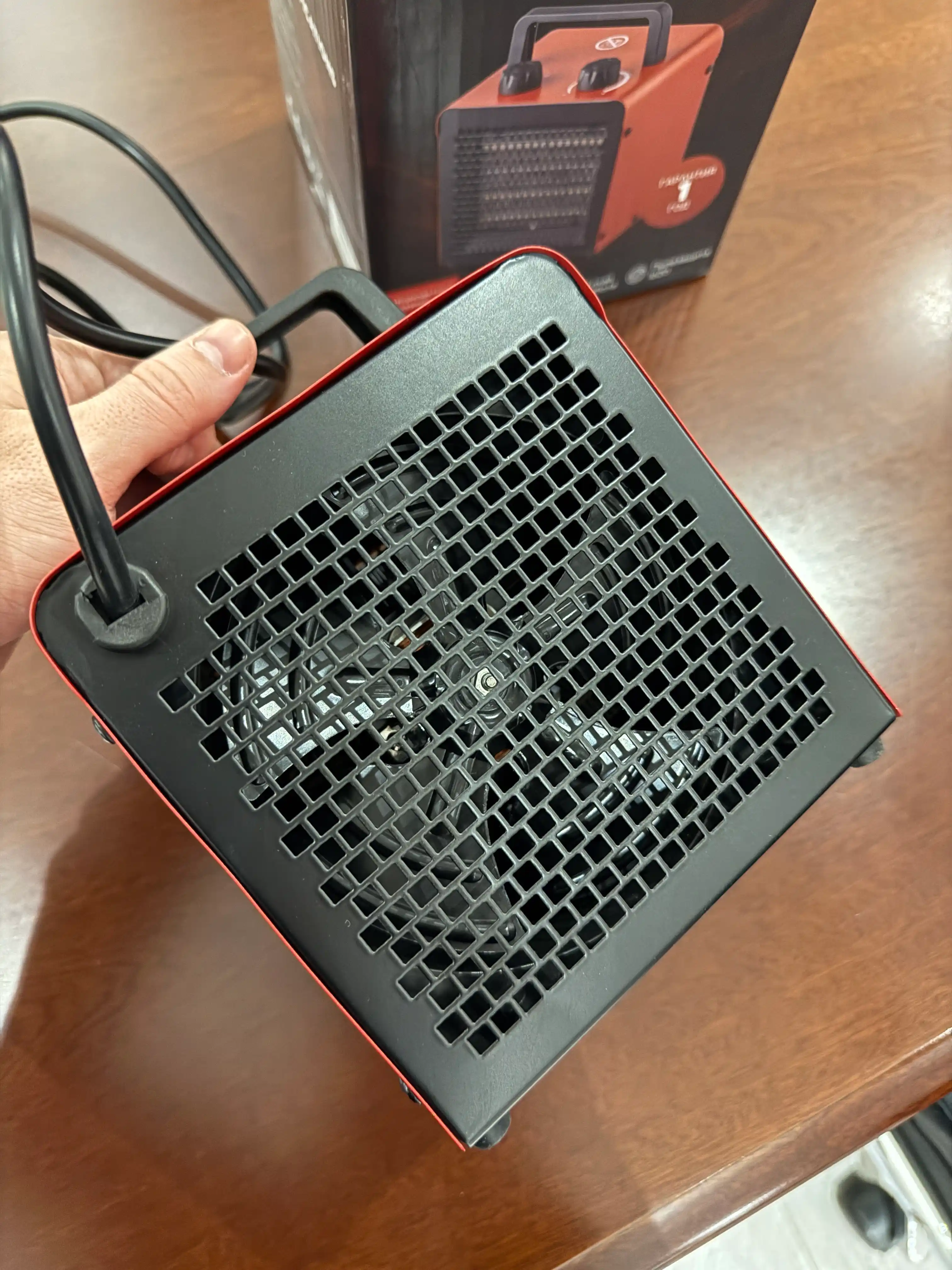 Тепловая пушка HEATBOX PRO 2000 Вт — керамический обогреватель до 25 м², 2 режима