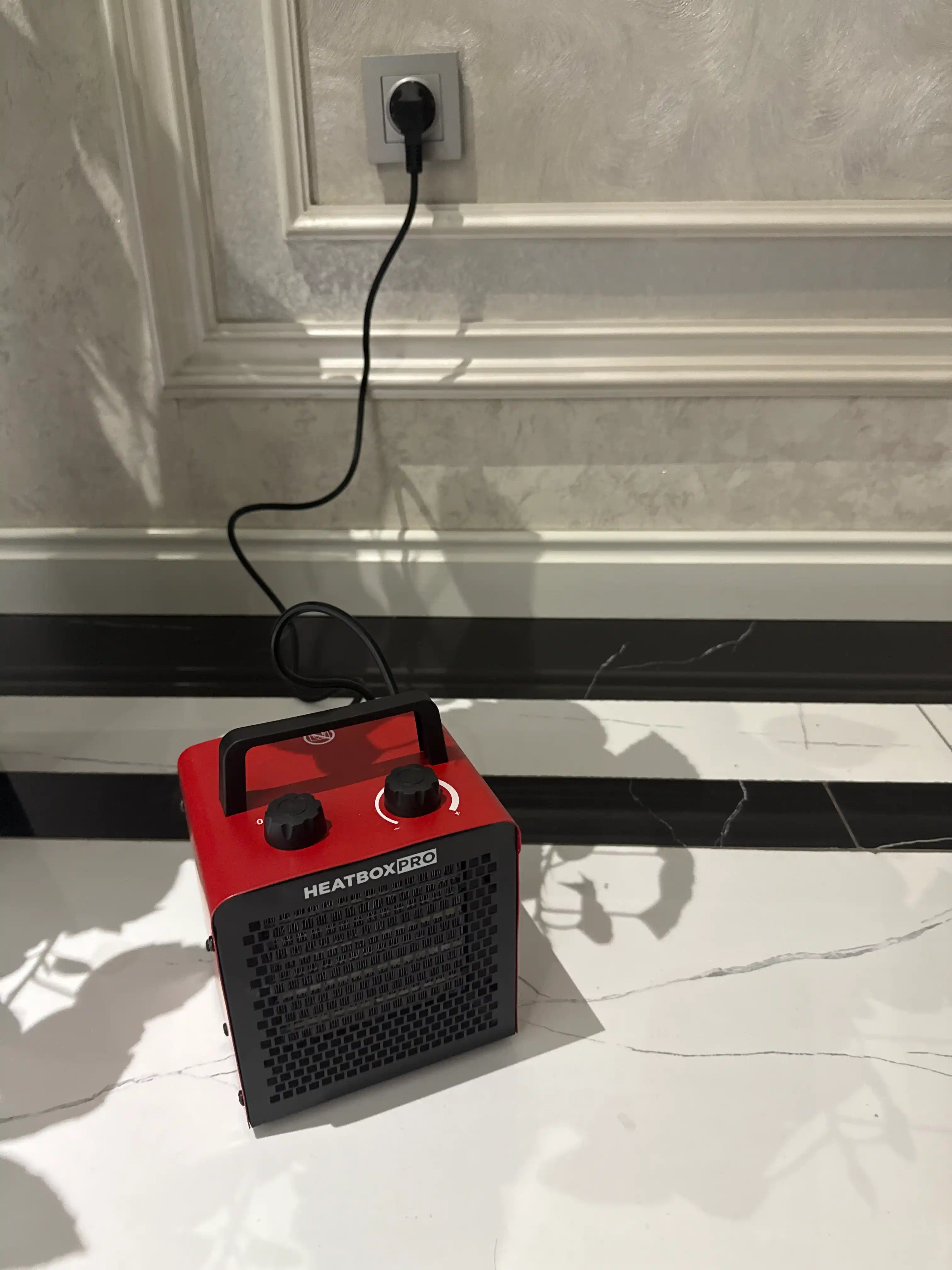 Тепловая пушка HEATBOX PRO 2000 Вт — керамический обогреватель до 25 м², 2 режима