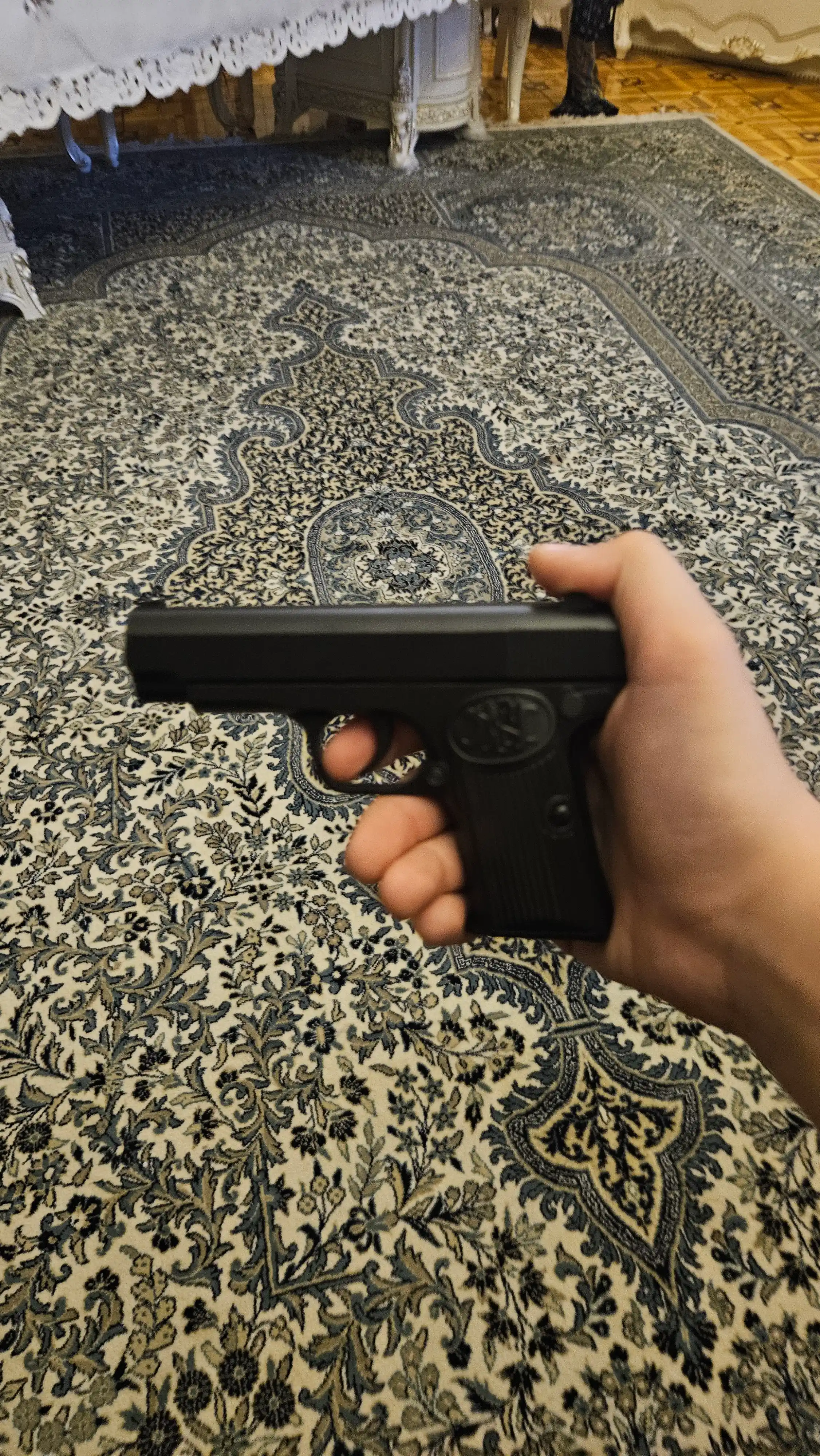 Металлический игрушечный пистолет с глушителем