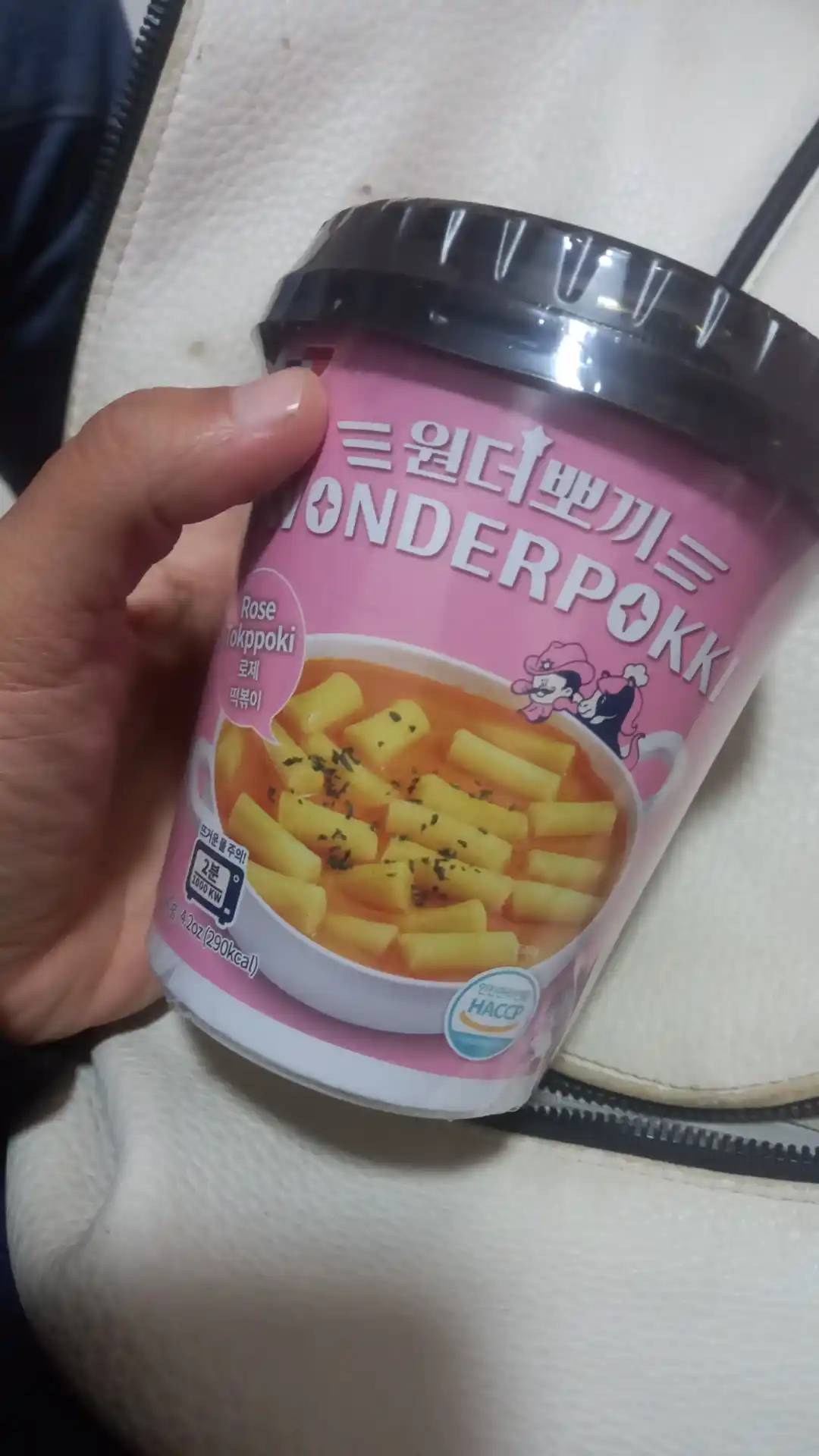 Wonderpokki Rose (Cup) tokpokki — 120 g (mos kremli “rose” sousli guruch bo‘lakchalari) *