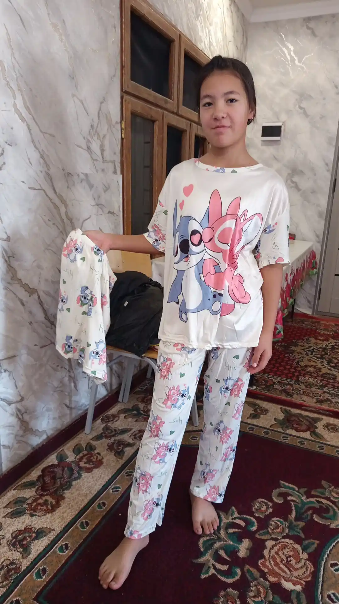 Ayollar pijamasi, 3 tasi 1 da - shortik, shim va futbolka, ayollar uchun uy kiyimi