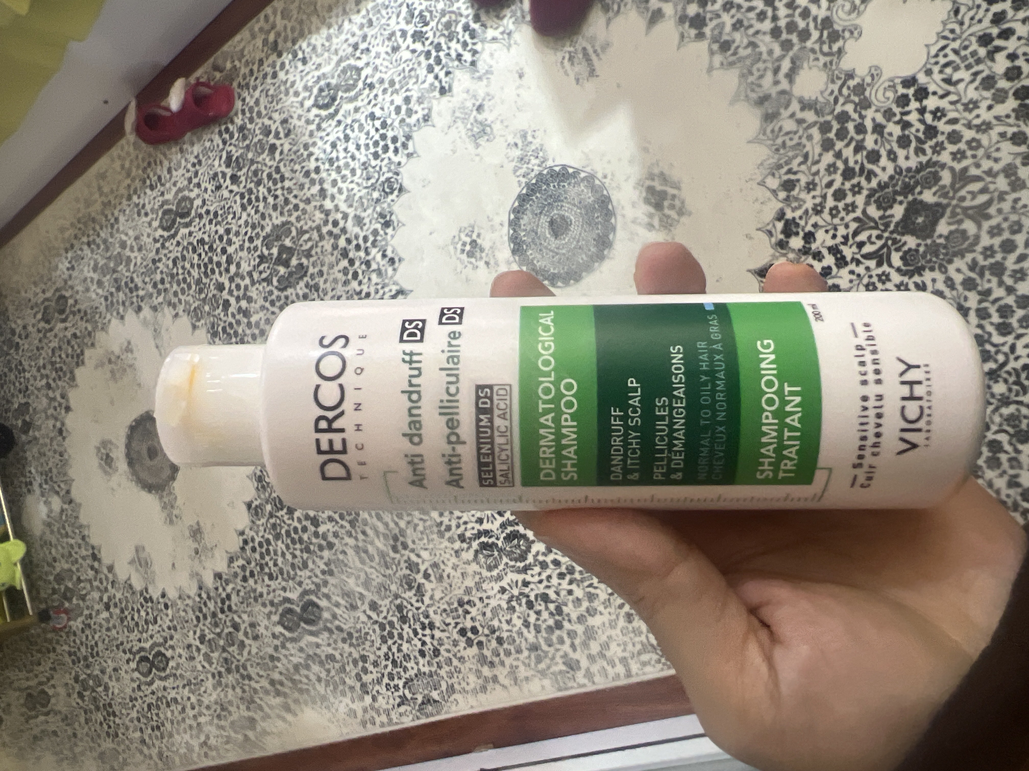 Intensiv shampunni parvarish qilish VICHY DERCOS, oddiy va yog'li sochlar uchun kepekka qarshi, 200 ml