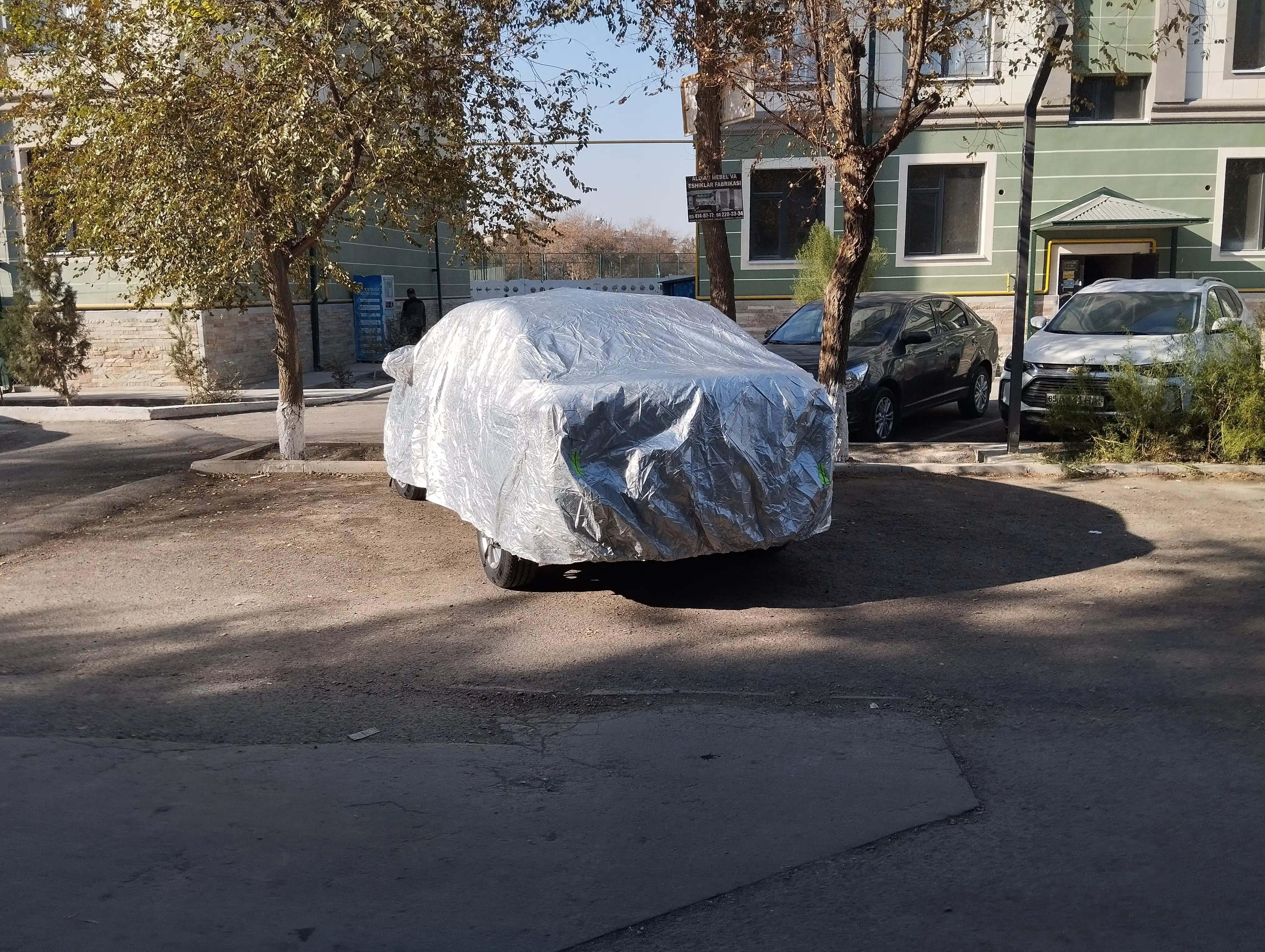 Тент защитный для автомобилей c подкладом от царапин,с заком у водителя,водонипроницаем