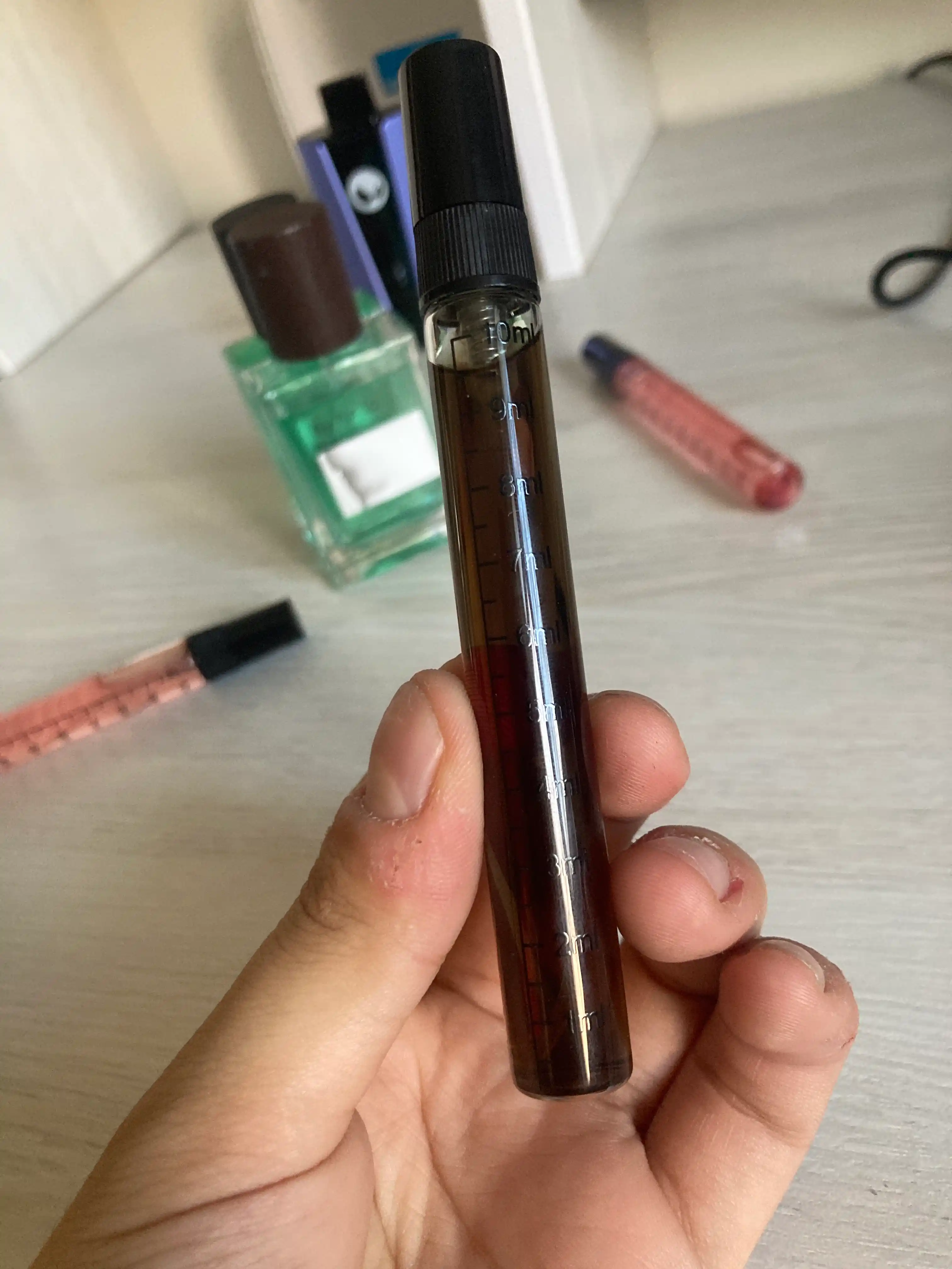 Erkaklar atiri Black afgano NASOMATTO-ga asoslangan