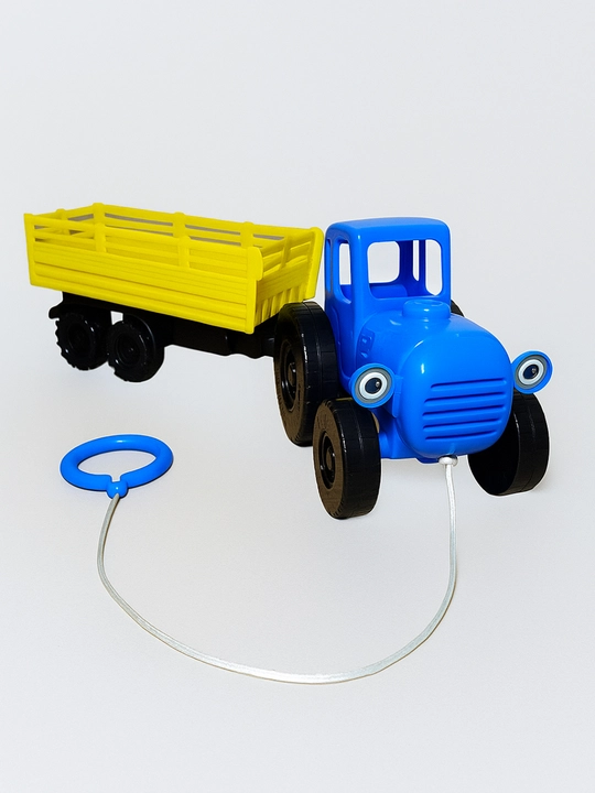 Tirkamali ko‘k traktor