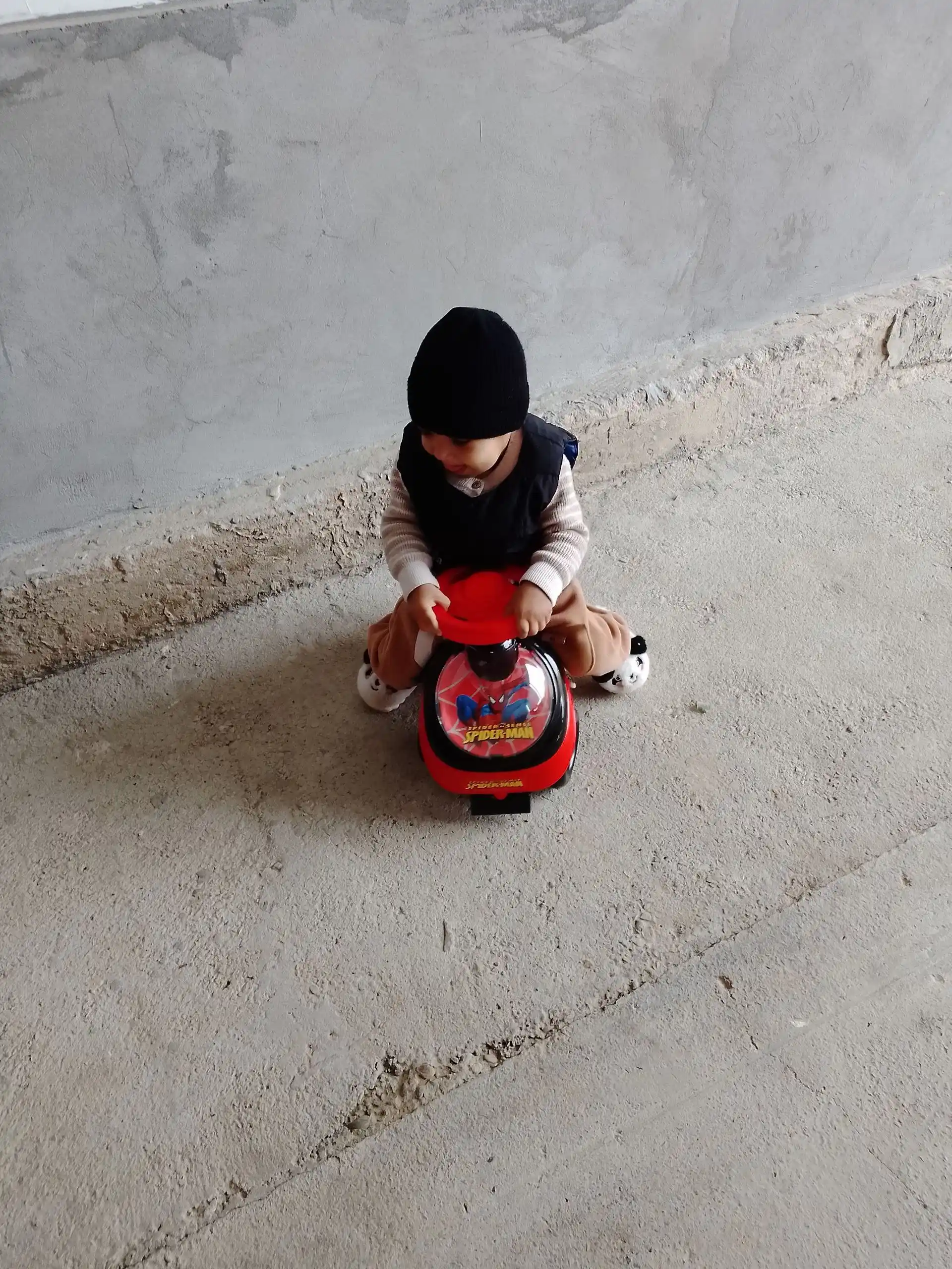 Surish mashinasi tolokar 1 yoshdan 3+ bolalar uchun