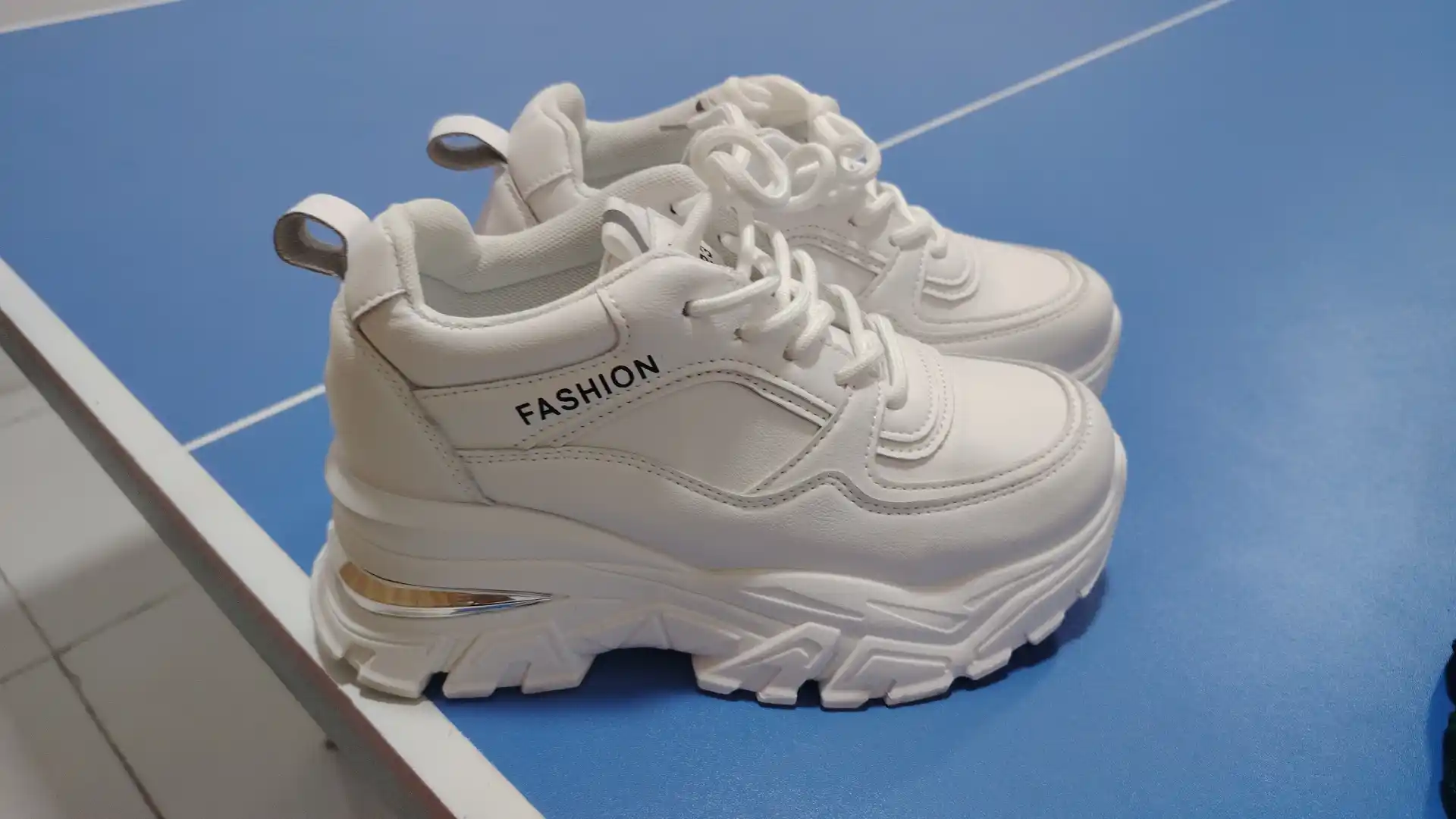Кроссовки для женщин и девочек FASHION