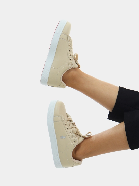 Sifati zo'r bo'lgan nachosli ayollar Louboutin krossovkalari. Olcham 36-41