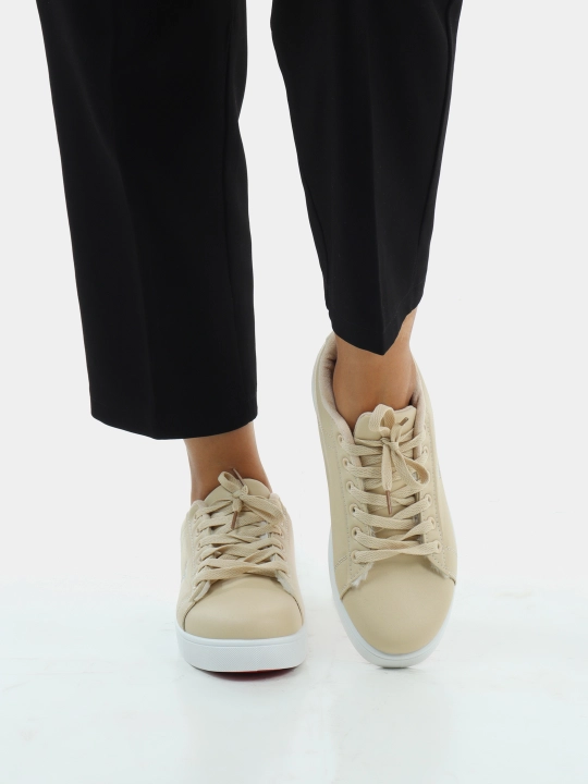 Sifati zo'r bo'lgan nachosli ayollar Louboutin krossovkalari. Olcham 36-41