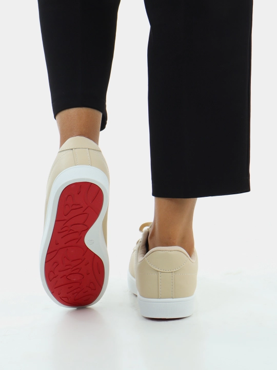 Sifati zo'r bo'lgan nachosli ayollar Louboutin krossovkalari. Olcham 36-41