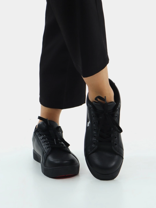 Sifati zo'r bo'lgan nachosli ayollar Louboutin krossovkalari. Olcham 36-41