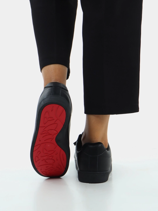 Sifati zo'r bo'lgan nachosli ayollar Louboutin krossovkalari. Olcham 36-41