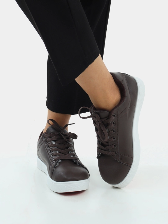 Sifati zo'r bo'lgan nachosli ayollar Louboutin krossovkalari. Olcham 36-41