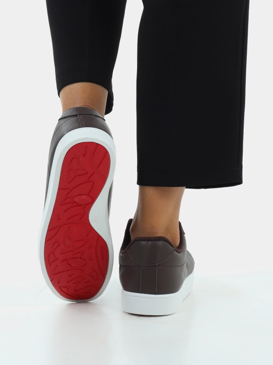 Sifati zo'r bo'lgan nachosli ayollar Louboutin krossovkalari. Olcham 36-41