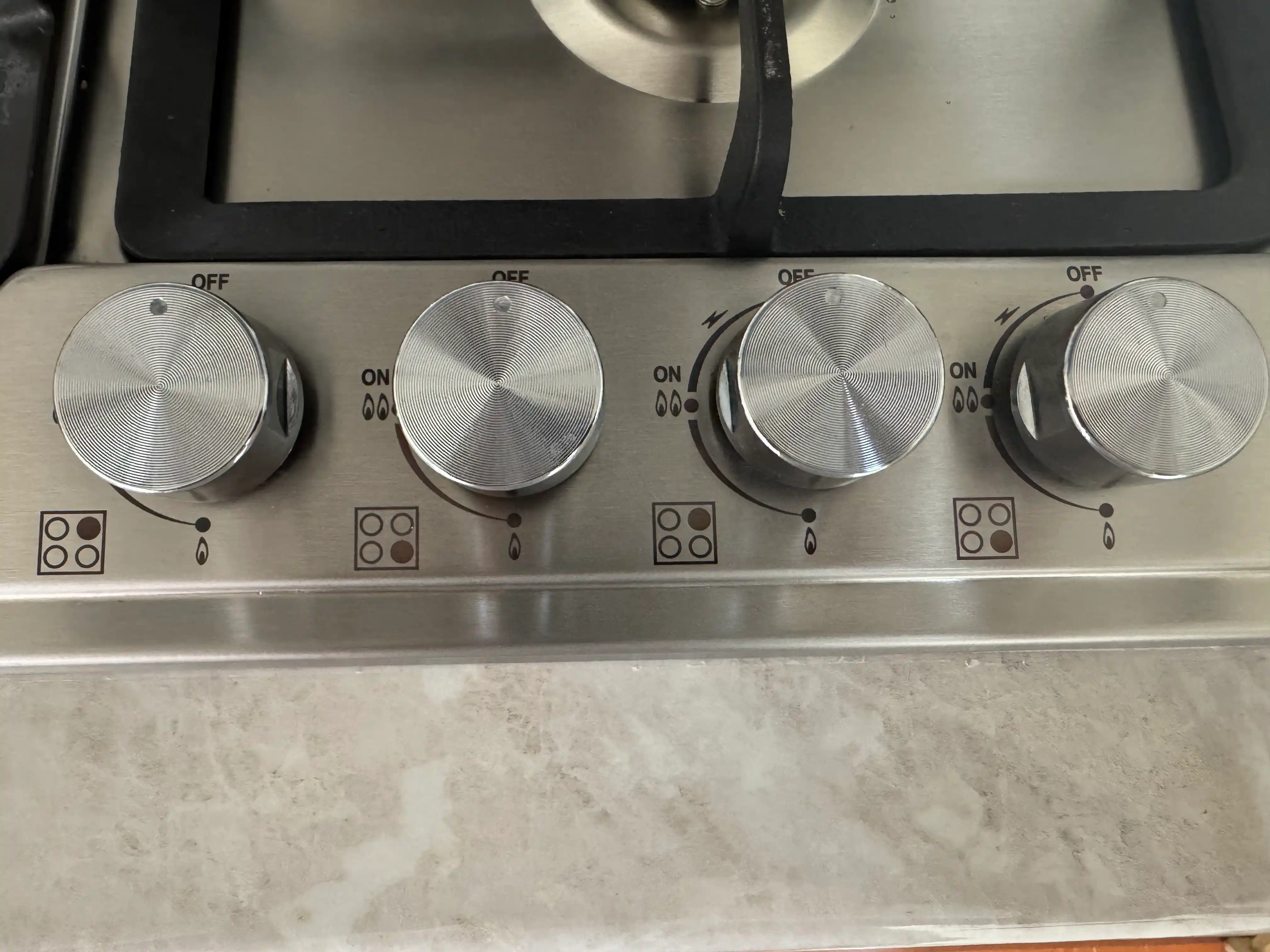 Встраиваемая варочная панель DEMARK CFGH-S4504