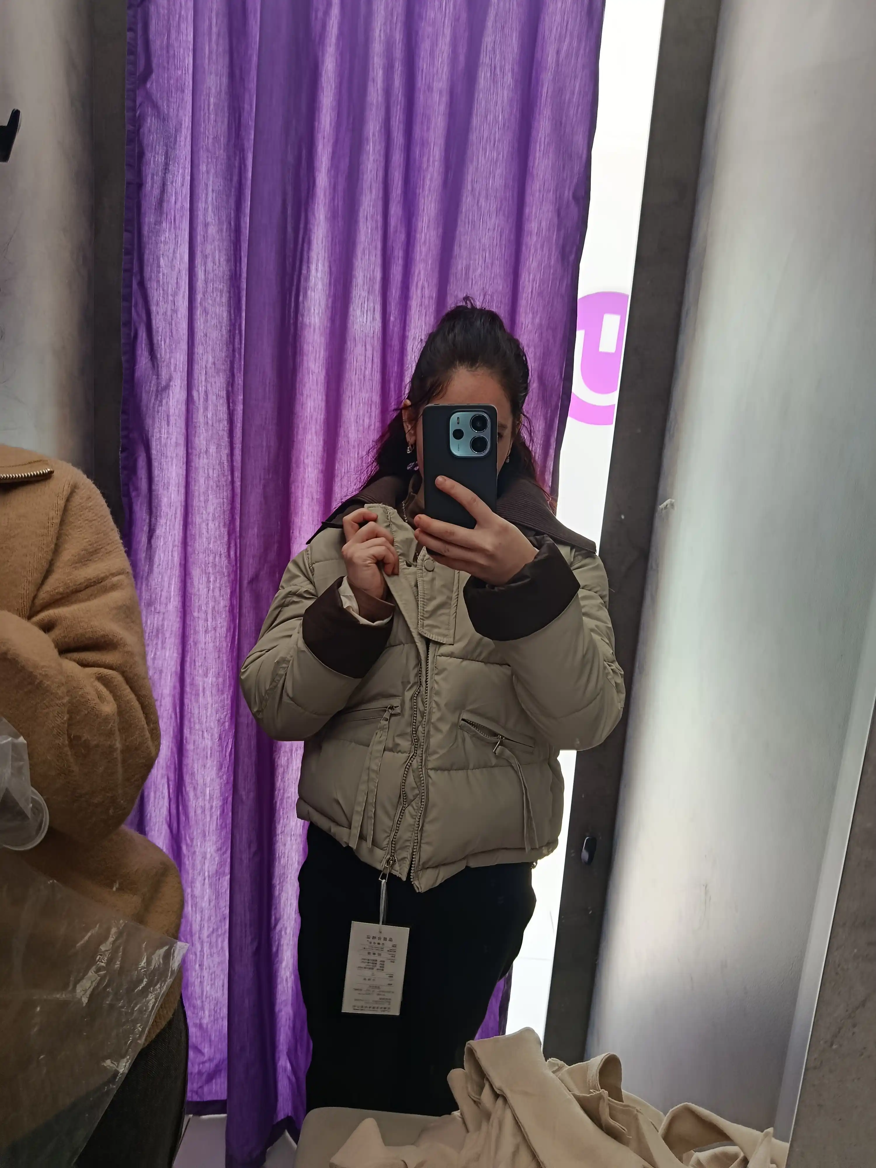 Kurtkalar ayollar uchun, oversize, qalin kapishoni bilan still koreyskiy kuz va qish uchun