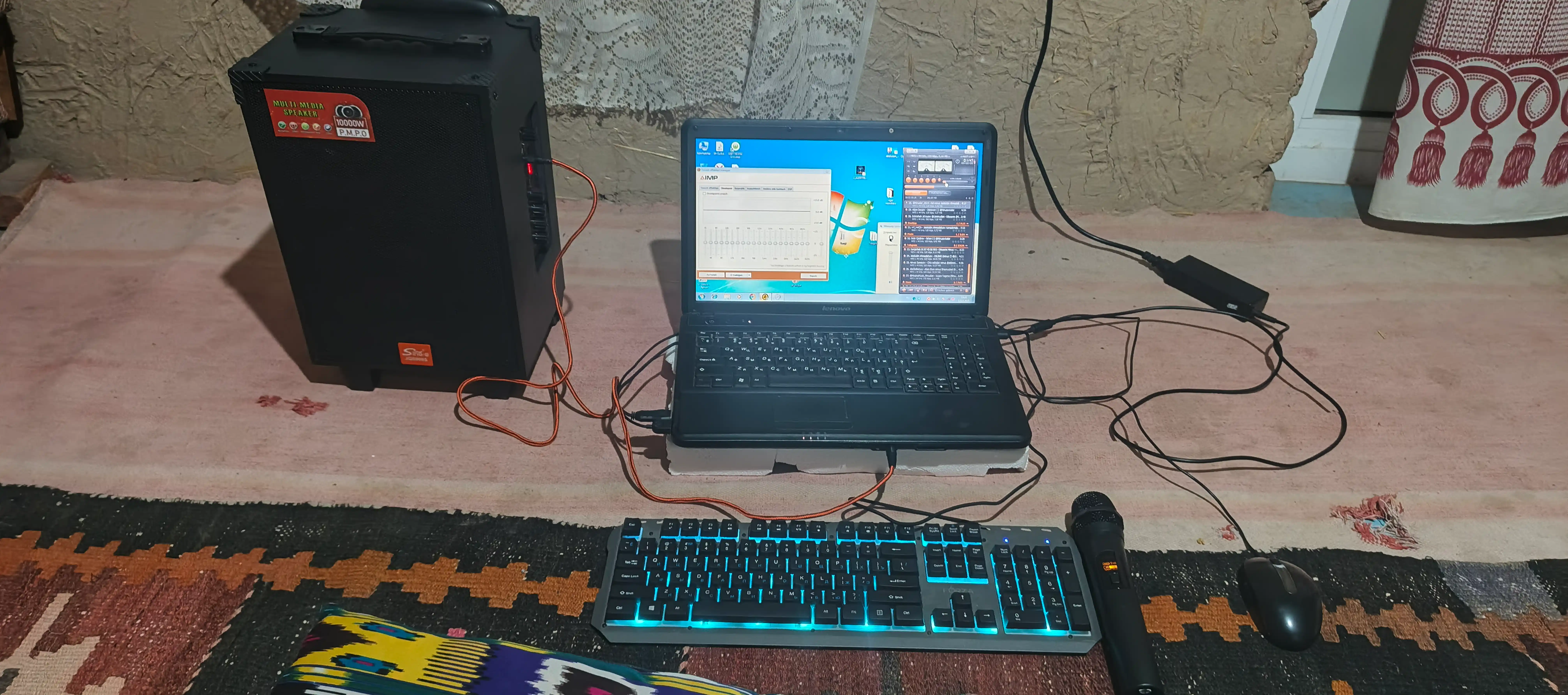 Kolonka karaoke simsiz portativ ZQS Bluetooth bilan, mikrofon va RGB yoritgich bilan